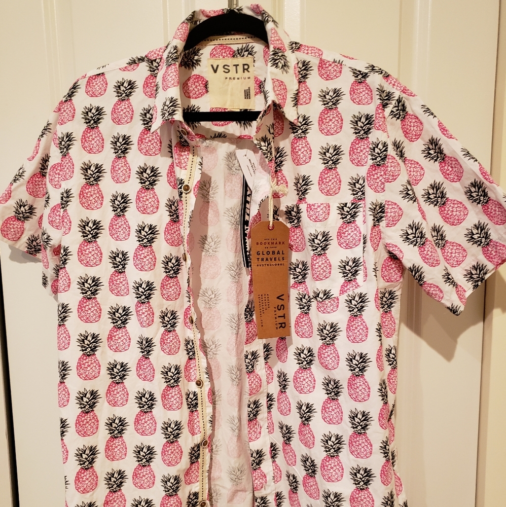 NWT Men's M Short Sleeve Pink Pineapple Shirt!